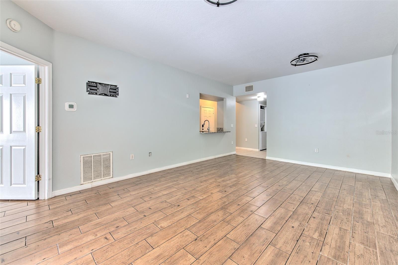 VILLAGES OF BLOOMINGDALE CONDO - Residential