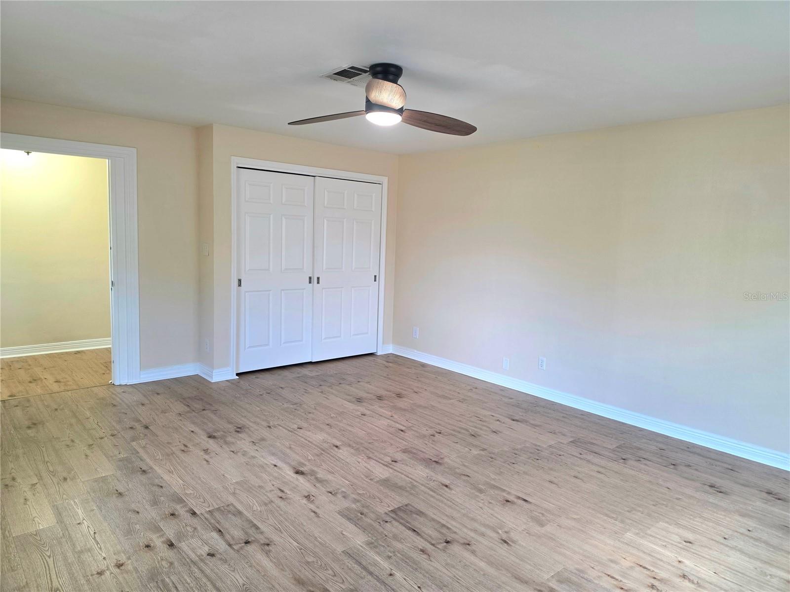 ELOISE WOODS LAKE MARIAM UNIT - Residential