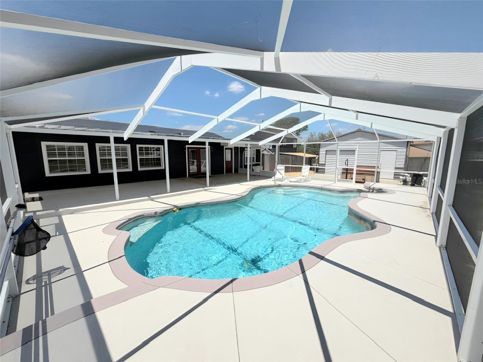 ELOISE WOODS LAKE MARIAM UNIT - Residential