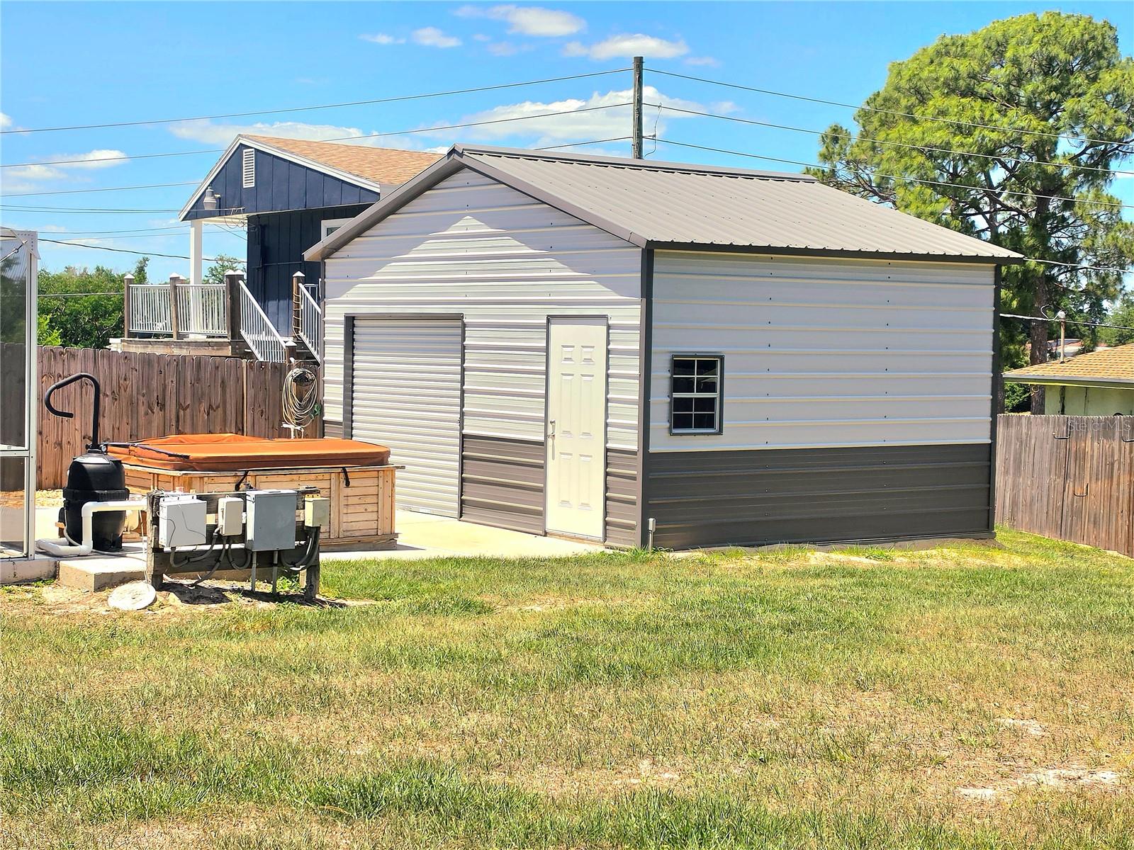 ELOISE WOODS LAKE MARIAM UNIT - Residential