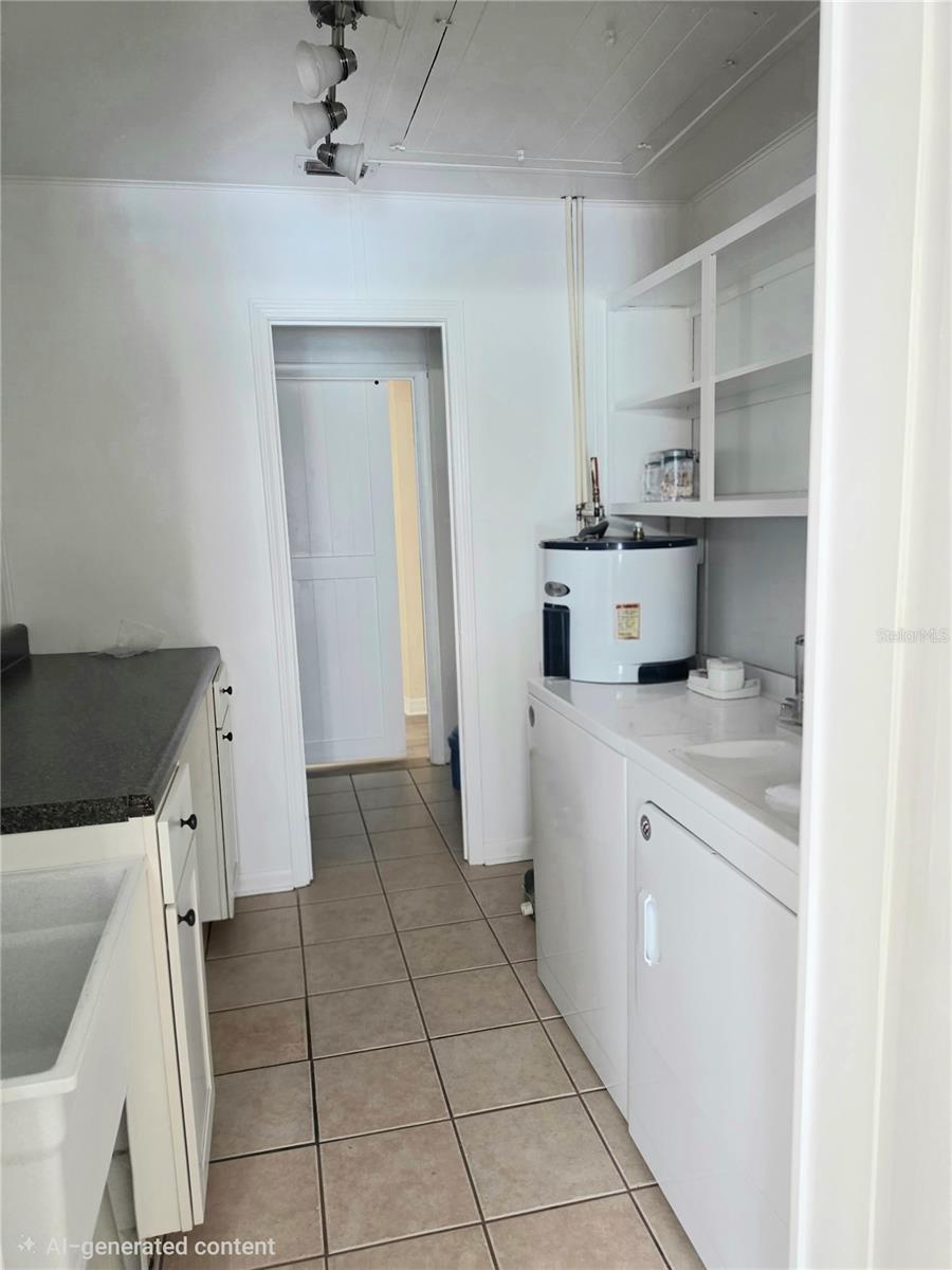 ELOISE WOODS LAKE MARIAM UNIT - Residential