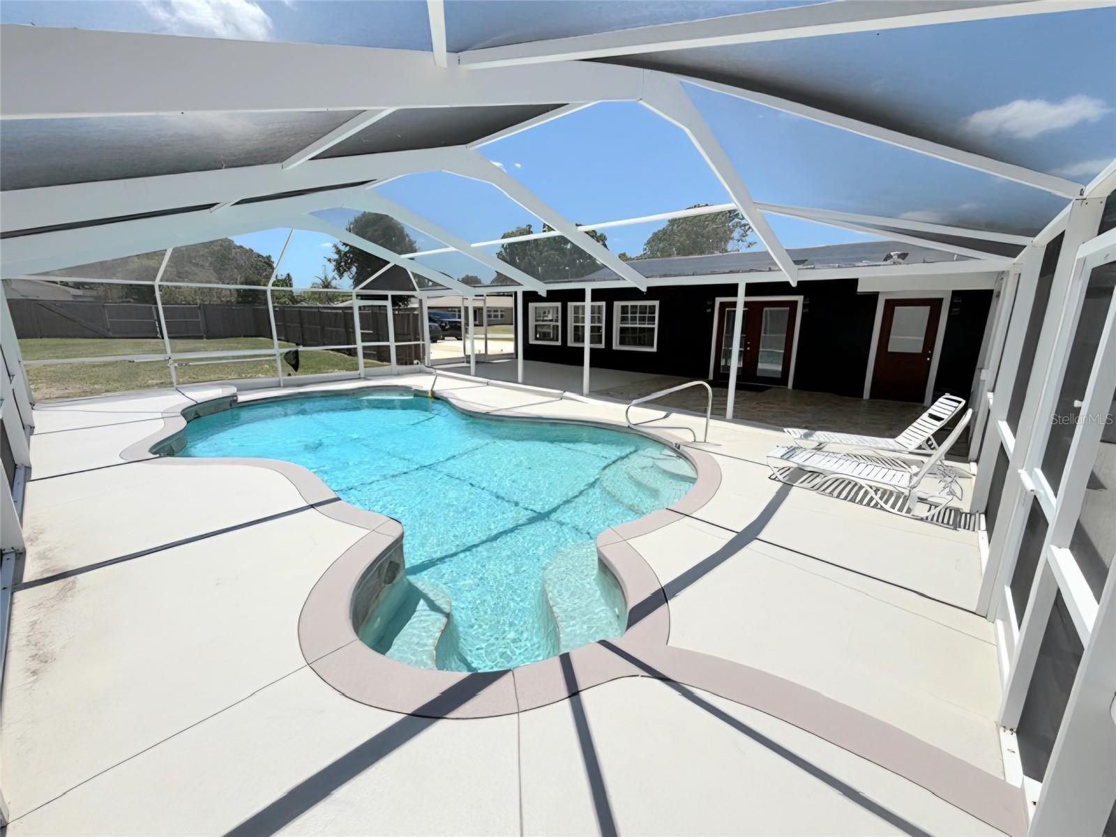 ELOISE WOODS LAKE MARIAM UNIT - Residential