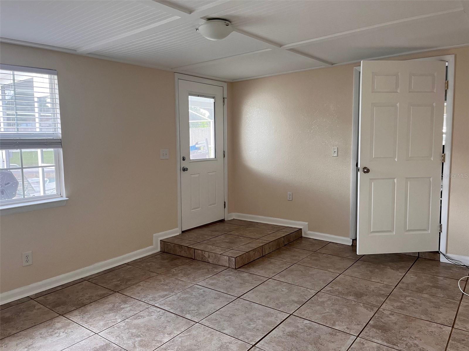 ELOISE WOODS LAKE MARIAM UNIT - Residential