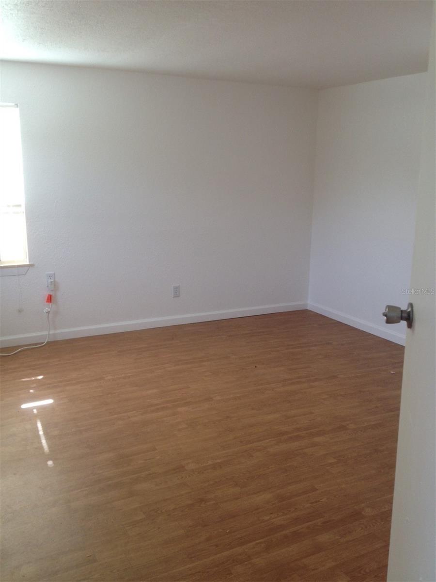 ELOISE WOODS LAKE MARIAM UNIT - Residential