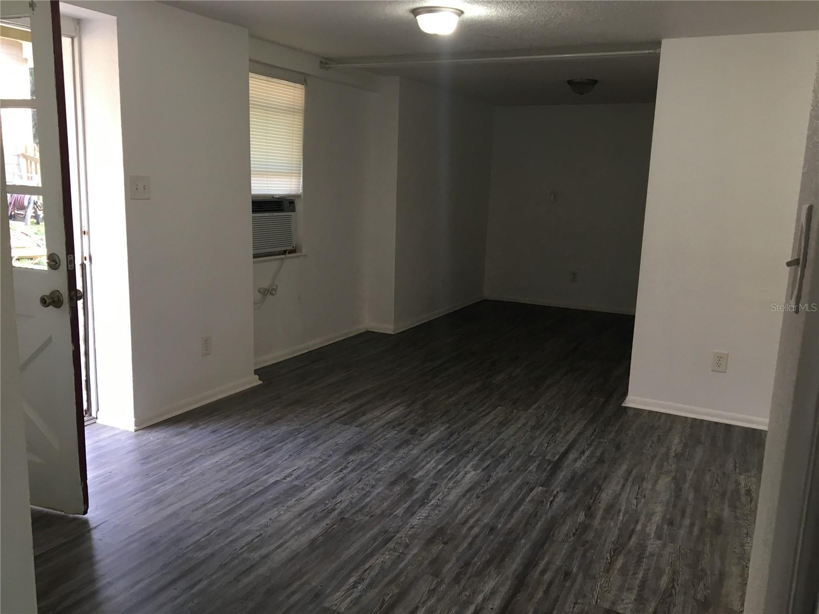 ELOISE WOODS LAKE MARIAM UNIT - Residential