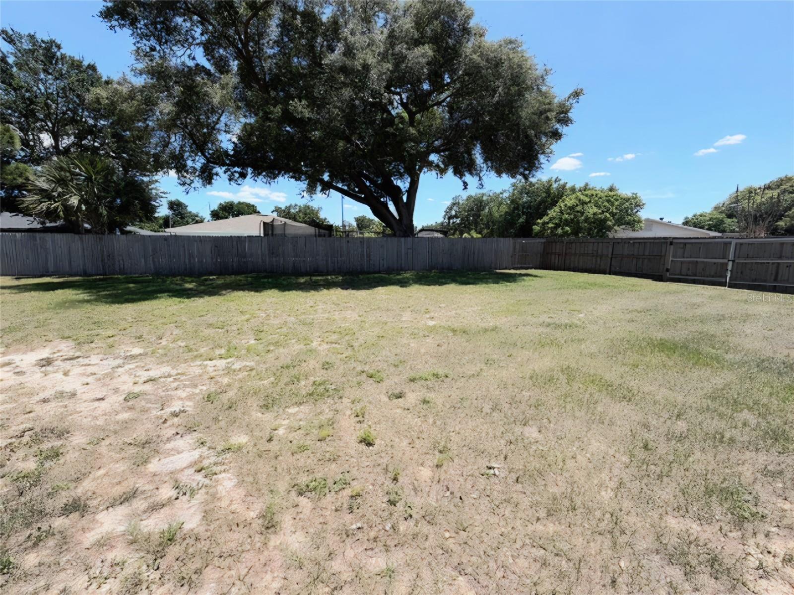 ELOISE WOODS LAKE MARIAM UNIT - Residential