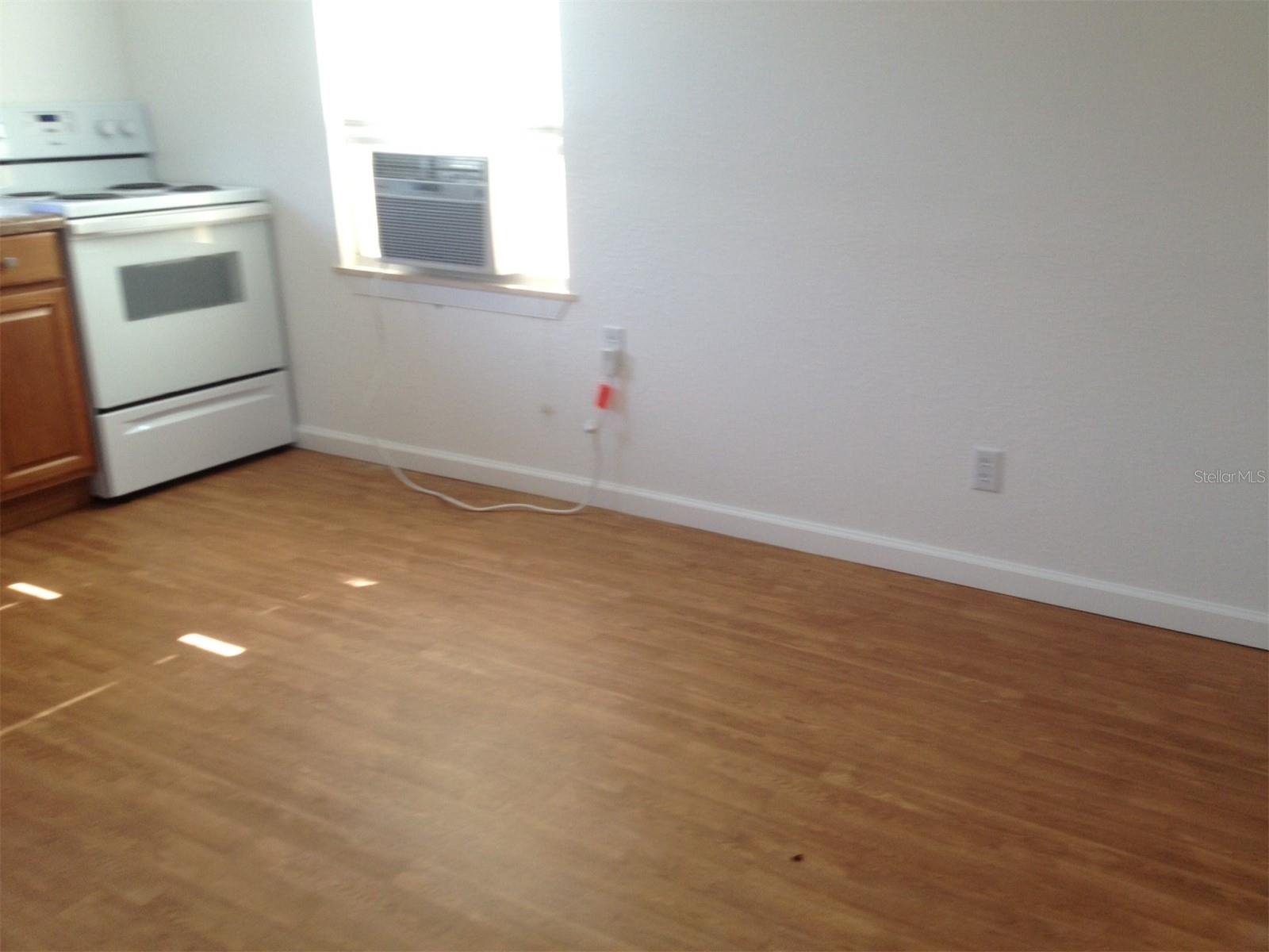 ELOISE WOODS LAKE MARIAM UNIT - Residential