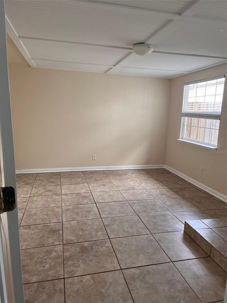 ELOISE WOODS LAKE MARIAM UNIT - Residential