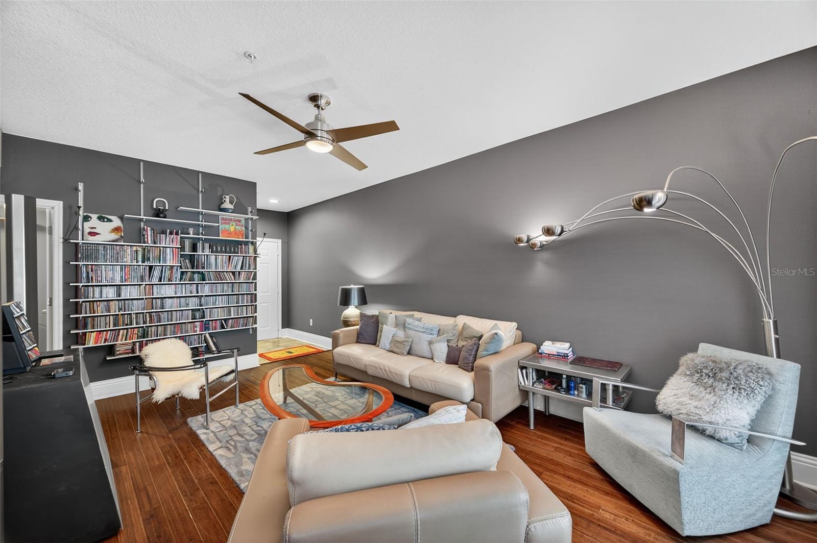 2010 E PALM AVENUE 14305