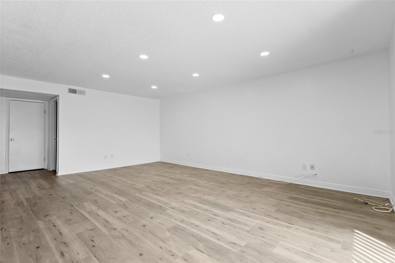 THE GREENS OF TOWNN COUNTRY - Residential