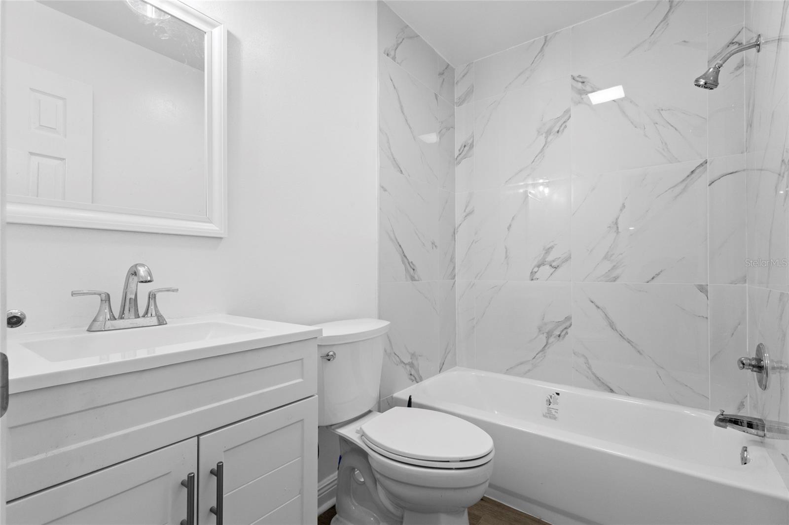 THE GREENS OF TOWNN COUNTRY - Residential