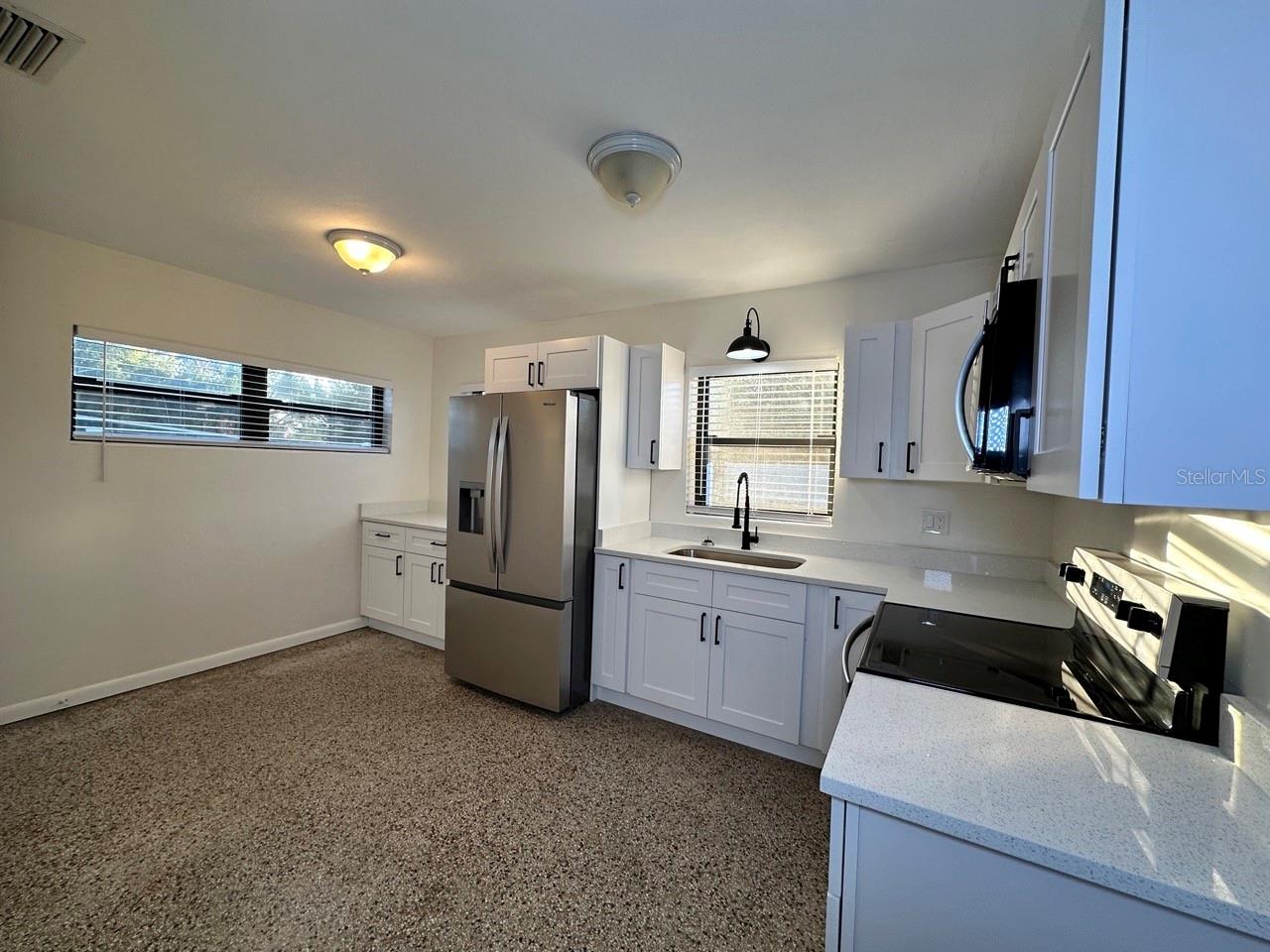 LAKE MARY MANOR - Residential Lease