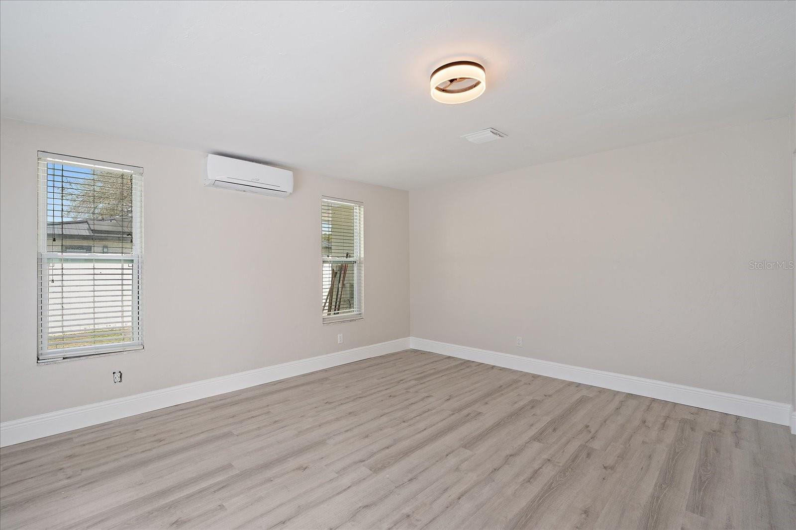 SOUTH GATE - Residential