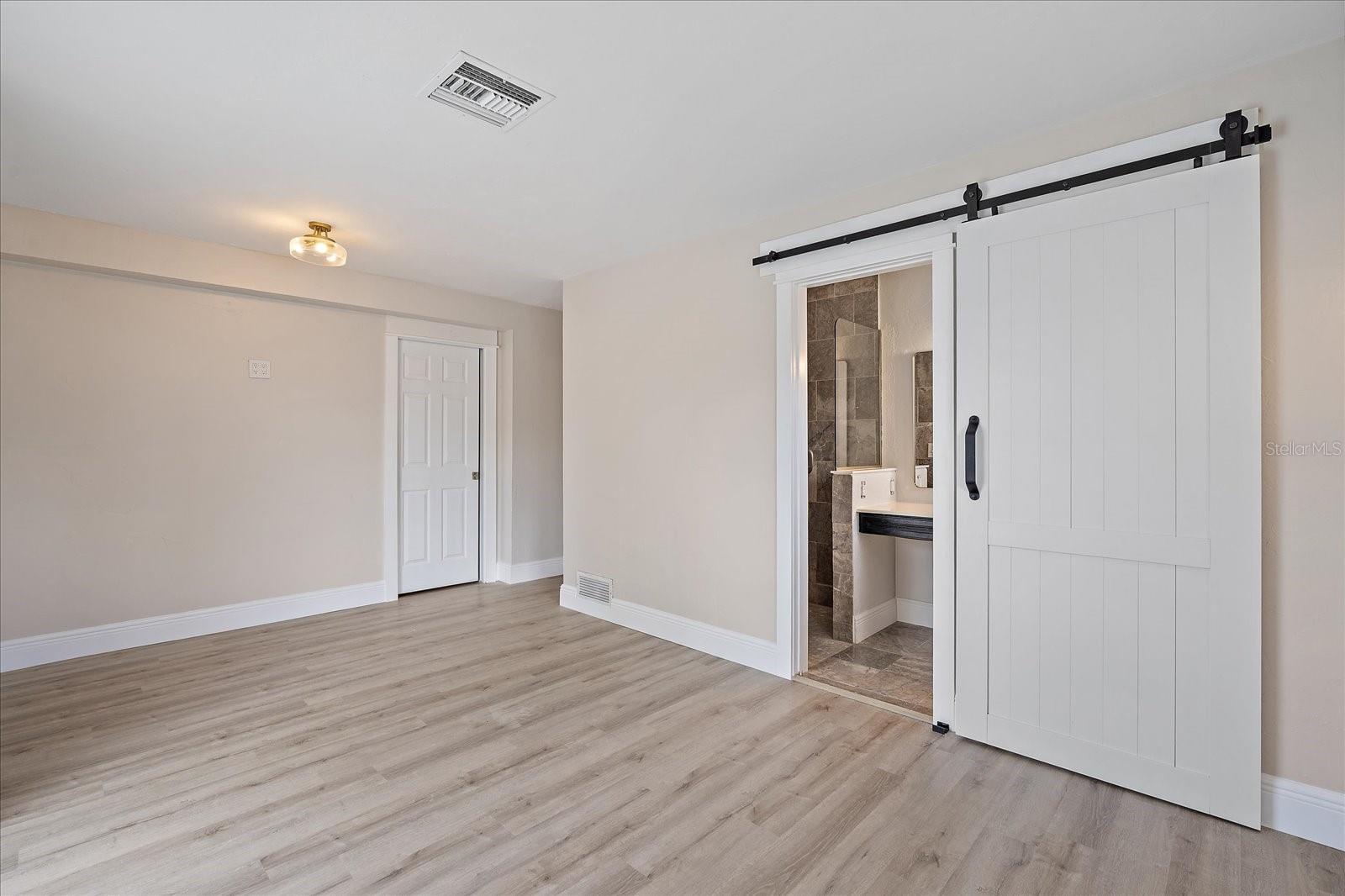 SOUTH GATE - Residential