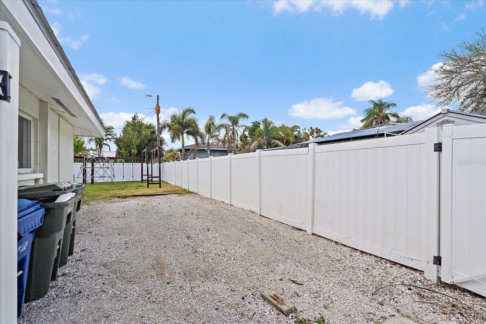 SOUTH GATE - Residential