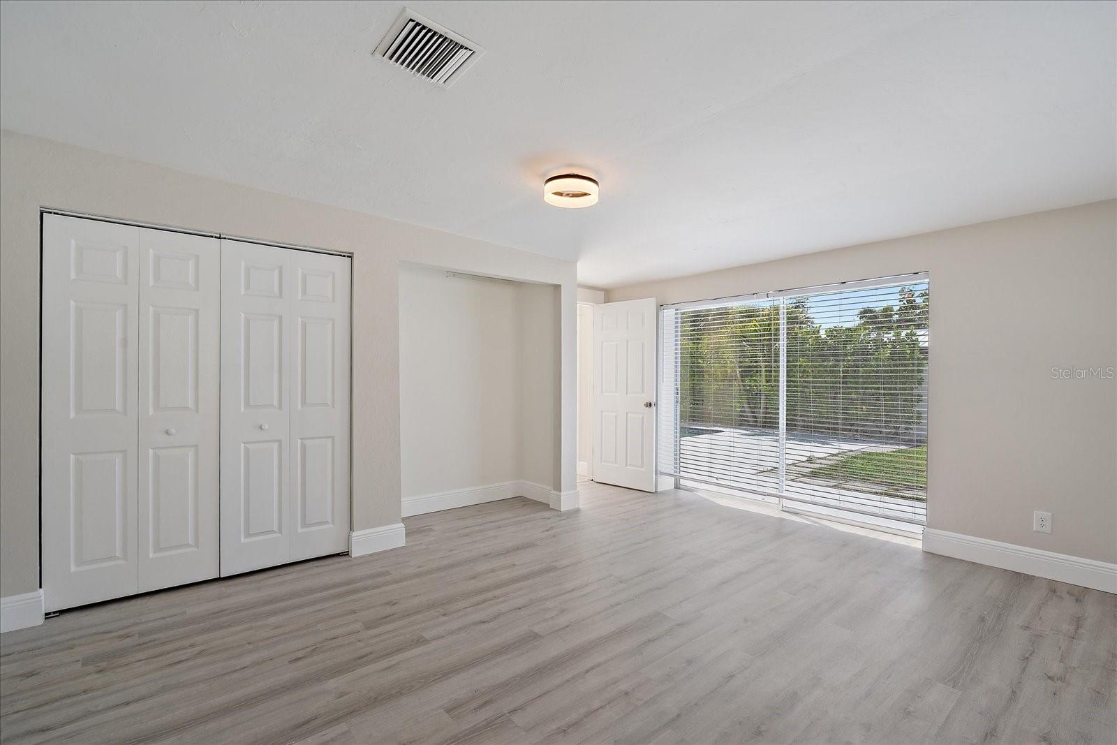 SOUTH GATE - Residential