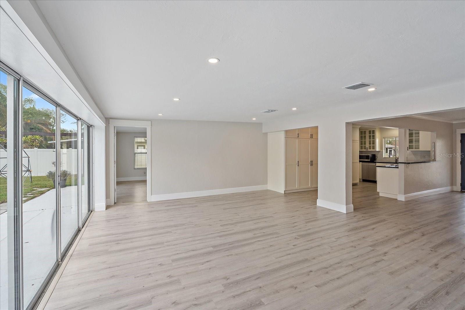 SOUTH GATE - Residential