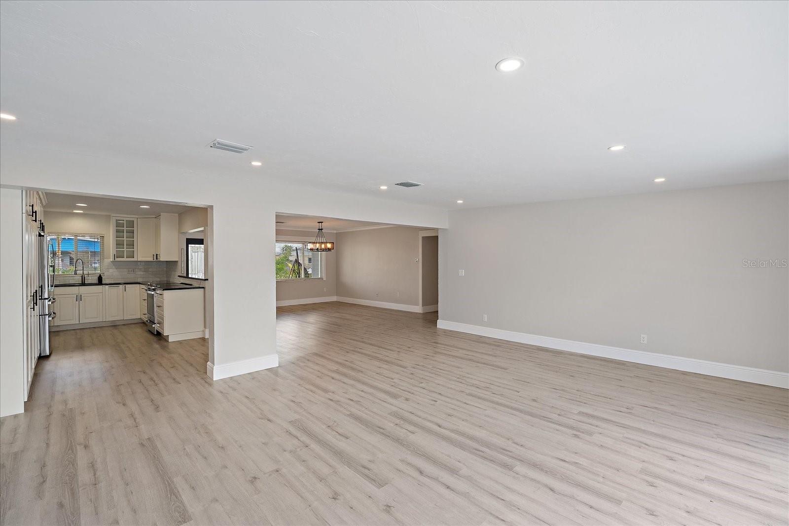 SOUTH GATE - Residential