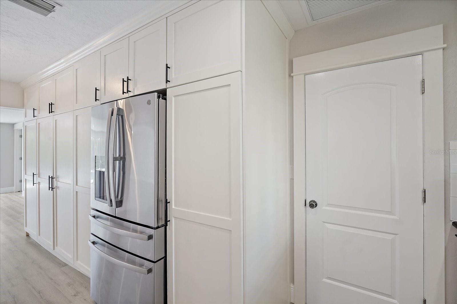 SOUTH GATE - Residential