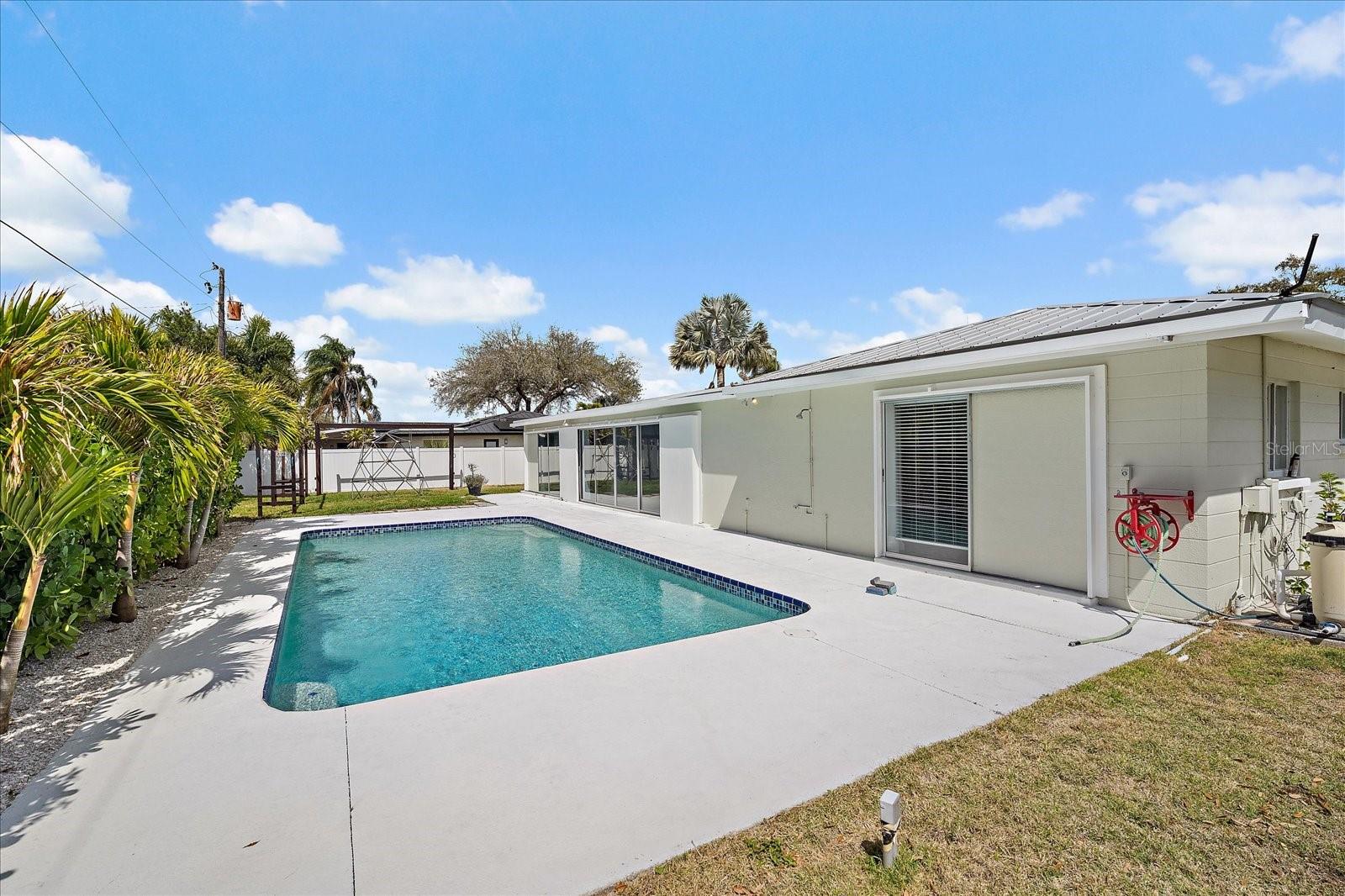 SOUTH GATE - Residential