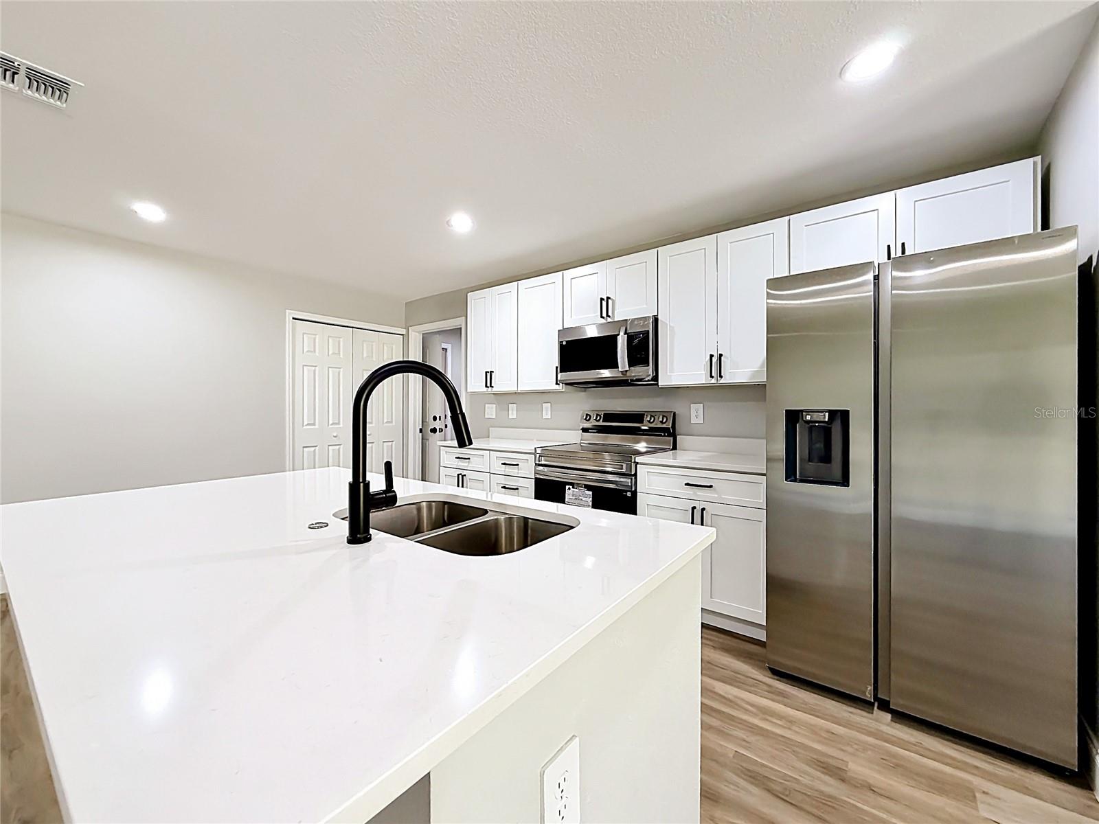 6 CEDAR TRACE COURT