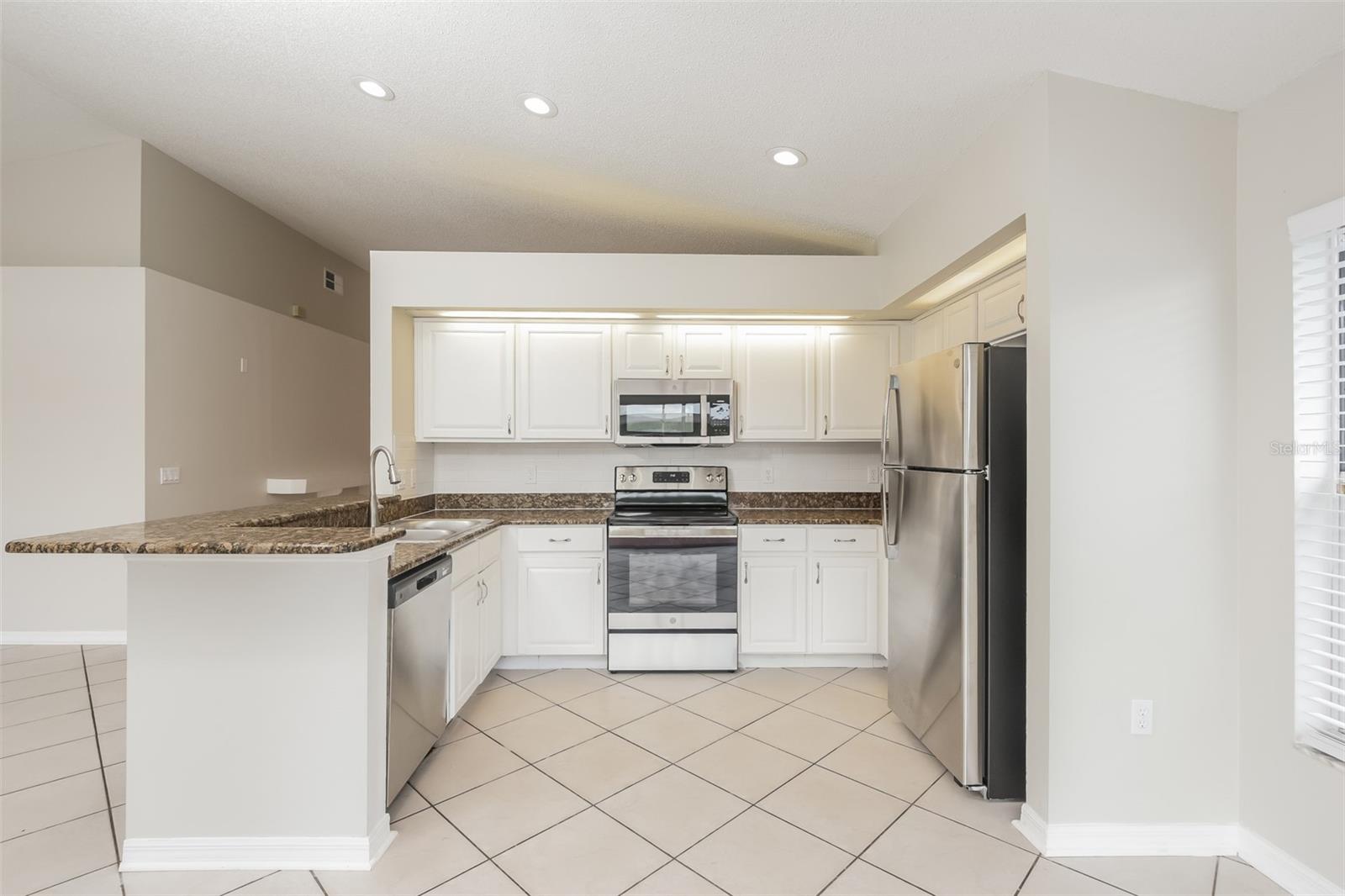 WOODBRIDGE AT MEADOW WOODS - Residential Lease