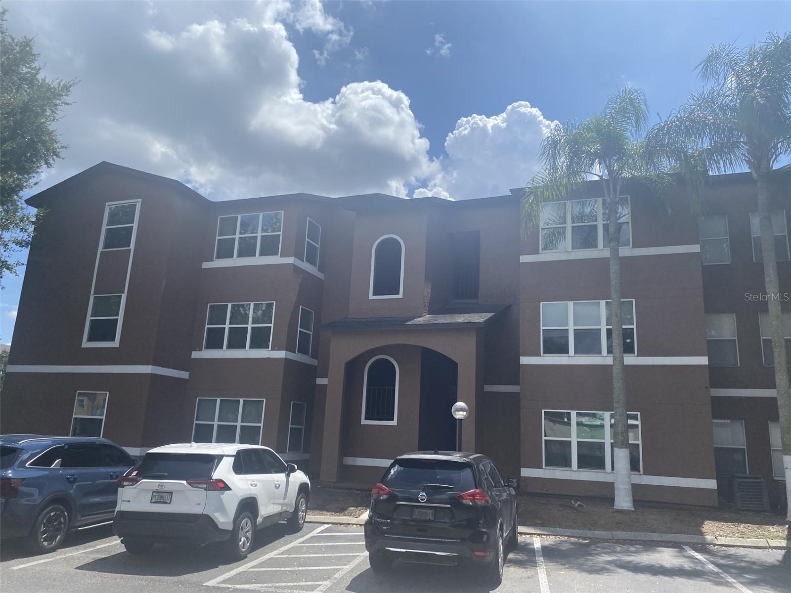 Spacious 3-bedroom 2 bathrooms 3rd floor condo ready to immediately start collecting. Long time tenants already in place. This condo offers convenience, comfort, and modern living with easy access to major highways, shopping, dining, and entertainment options. Perfect for investors.
