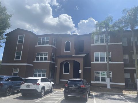 Photo of 4540 Commander Drive #2232, Orlando, FL 32822 (MLS # G5101600) Photo of 4540 Commander Drive #2232, Orlando, FL 32822 (MLS # G5101600)