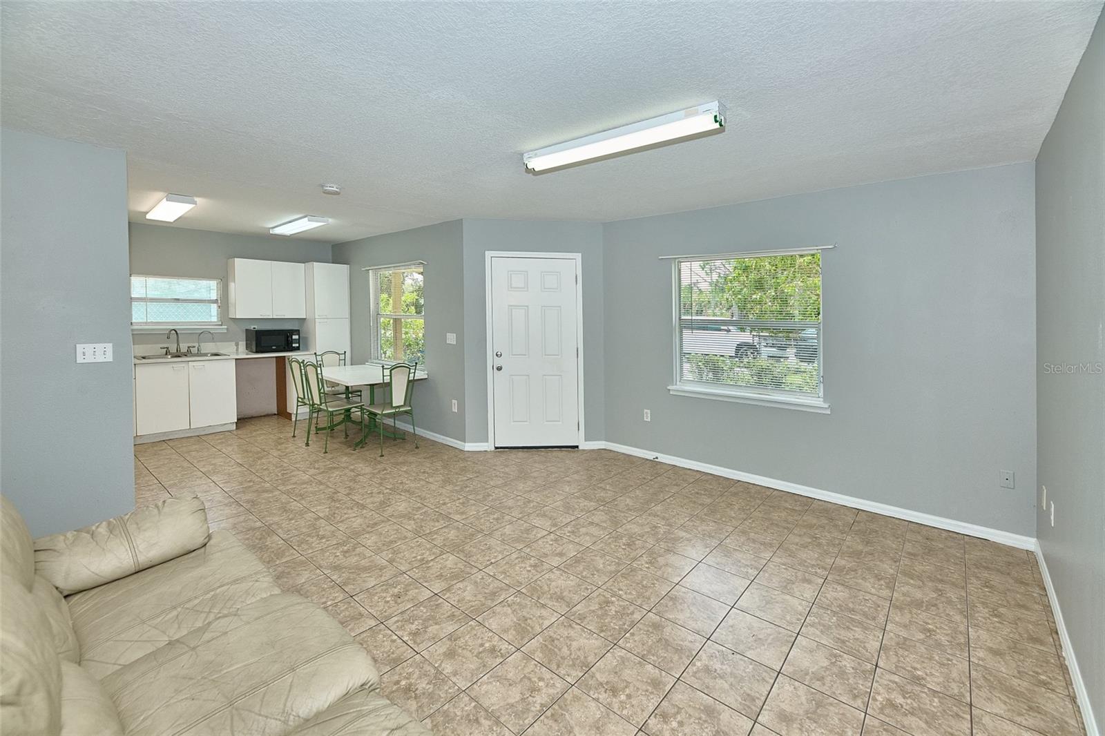 212 13TH AVENUE W