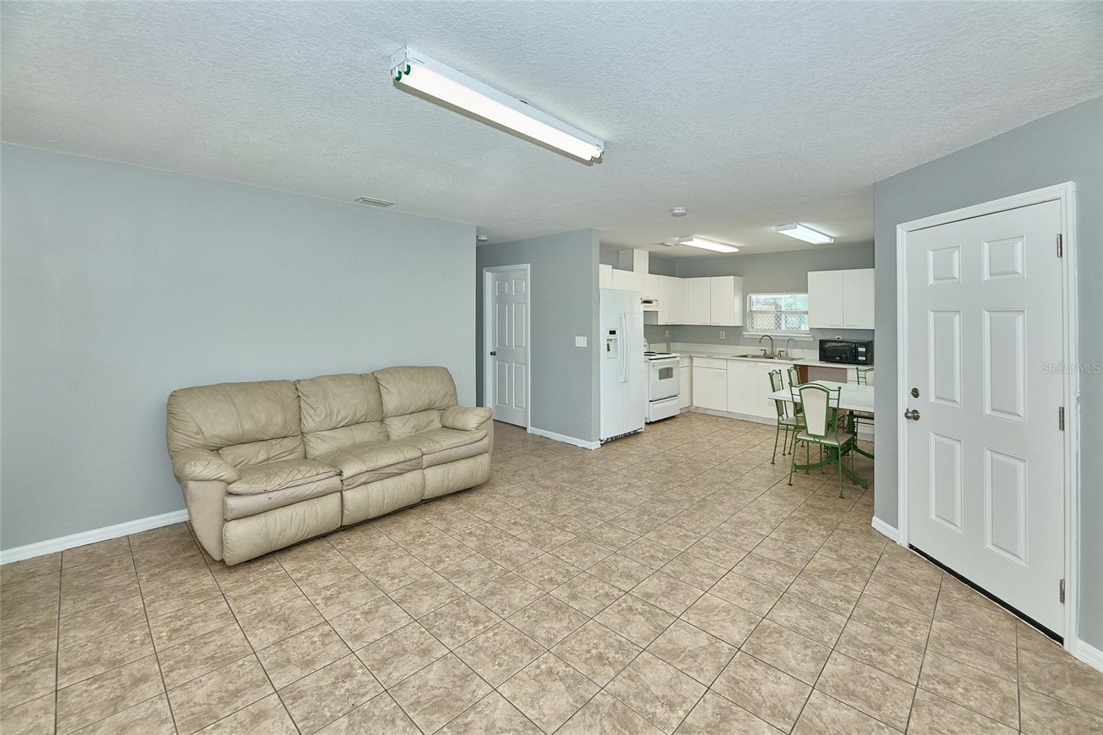 212 13TH AVENUE W