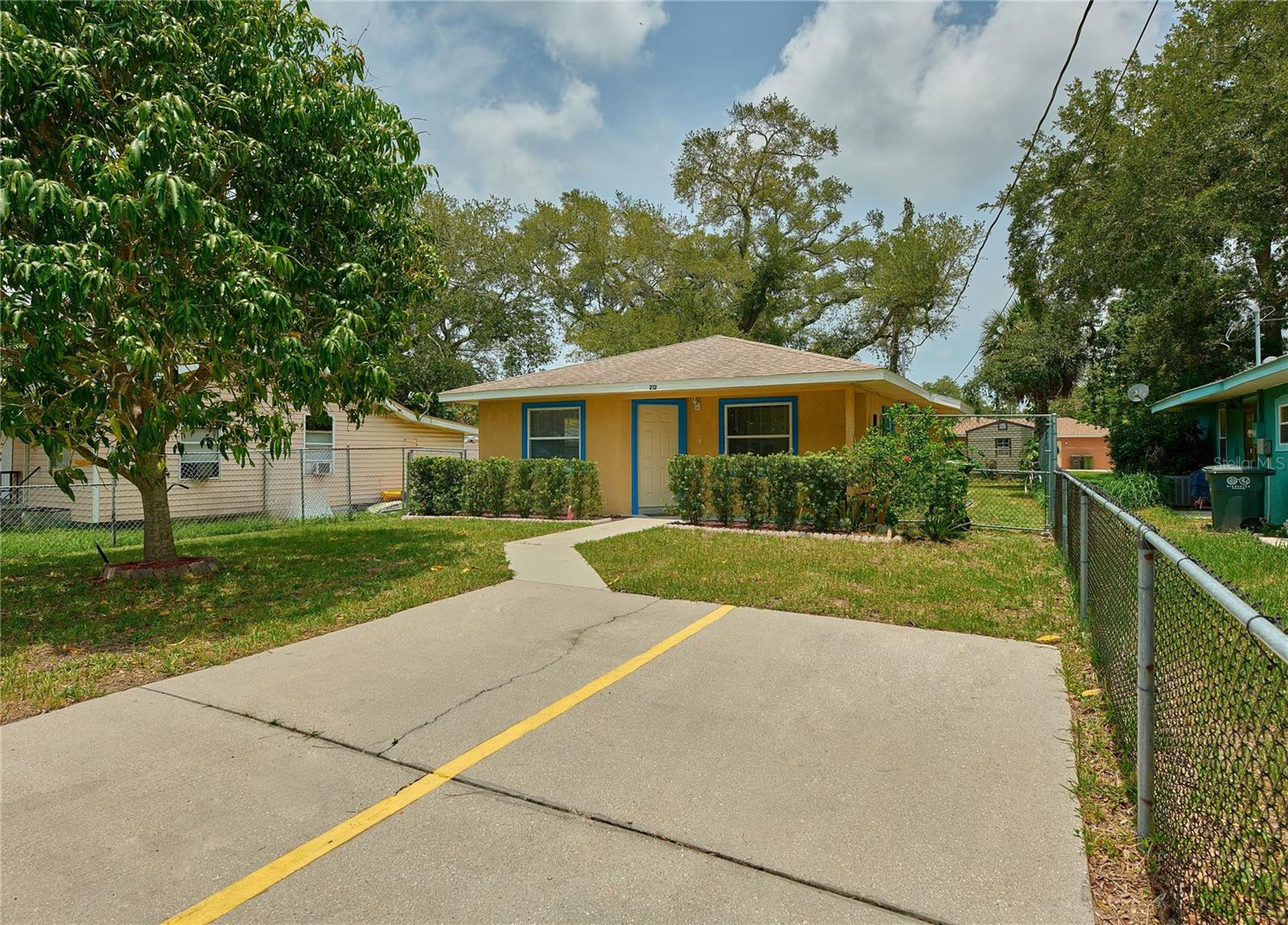 212 13TH AVENUE W