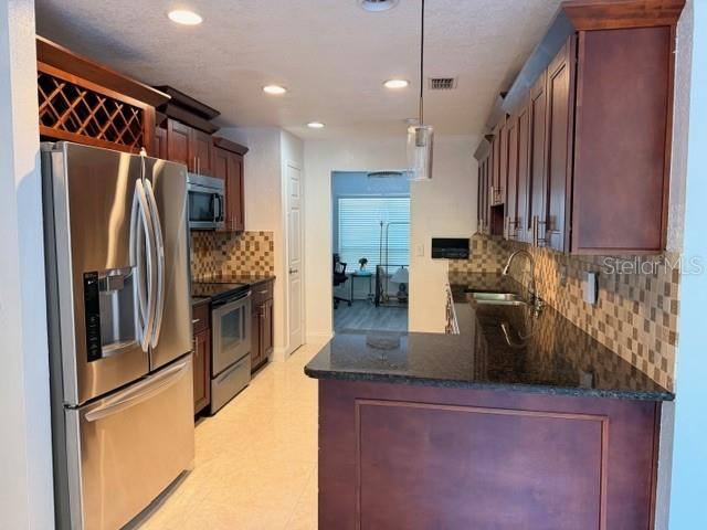 NORTH LAKES SEC E UNIT 1 - Residential Lease