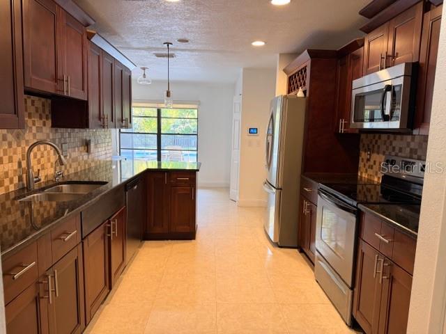 NORTH LAKES SEC E UNIT 1 - Residential Lease