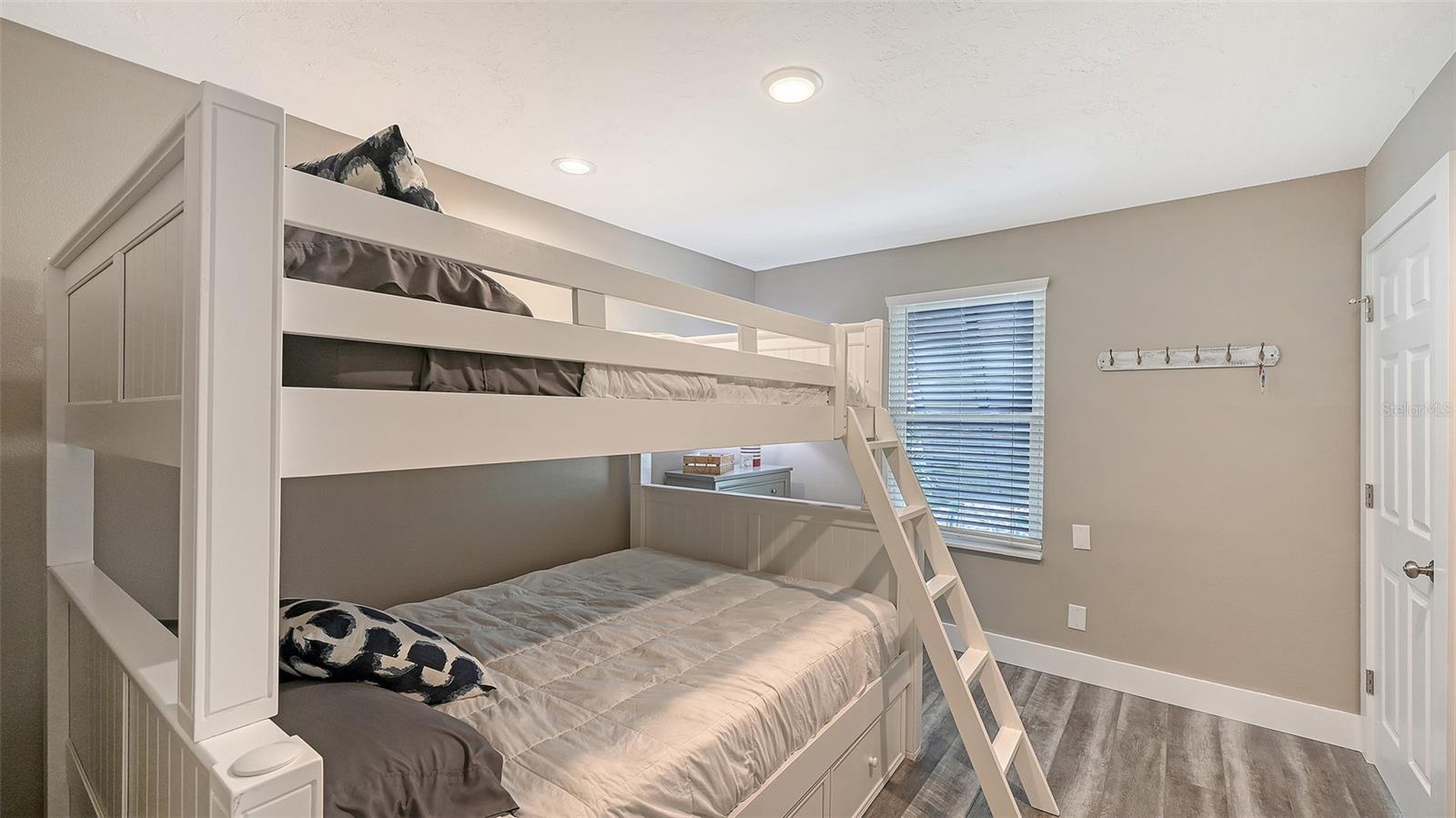 PEPPERTREE BAY IV - Residential