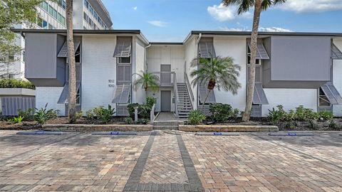 Photo of 1050 W Peppertree Lane #116B, Sarasota, FL 34242 (MLS # A4684958)