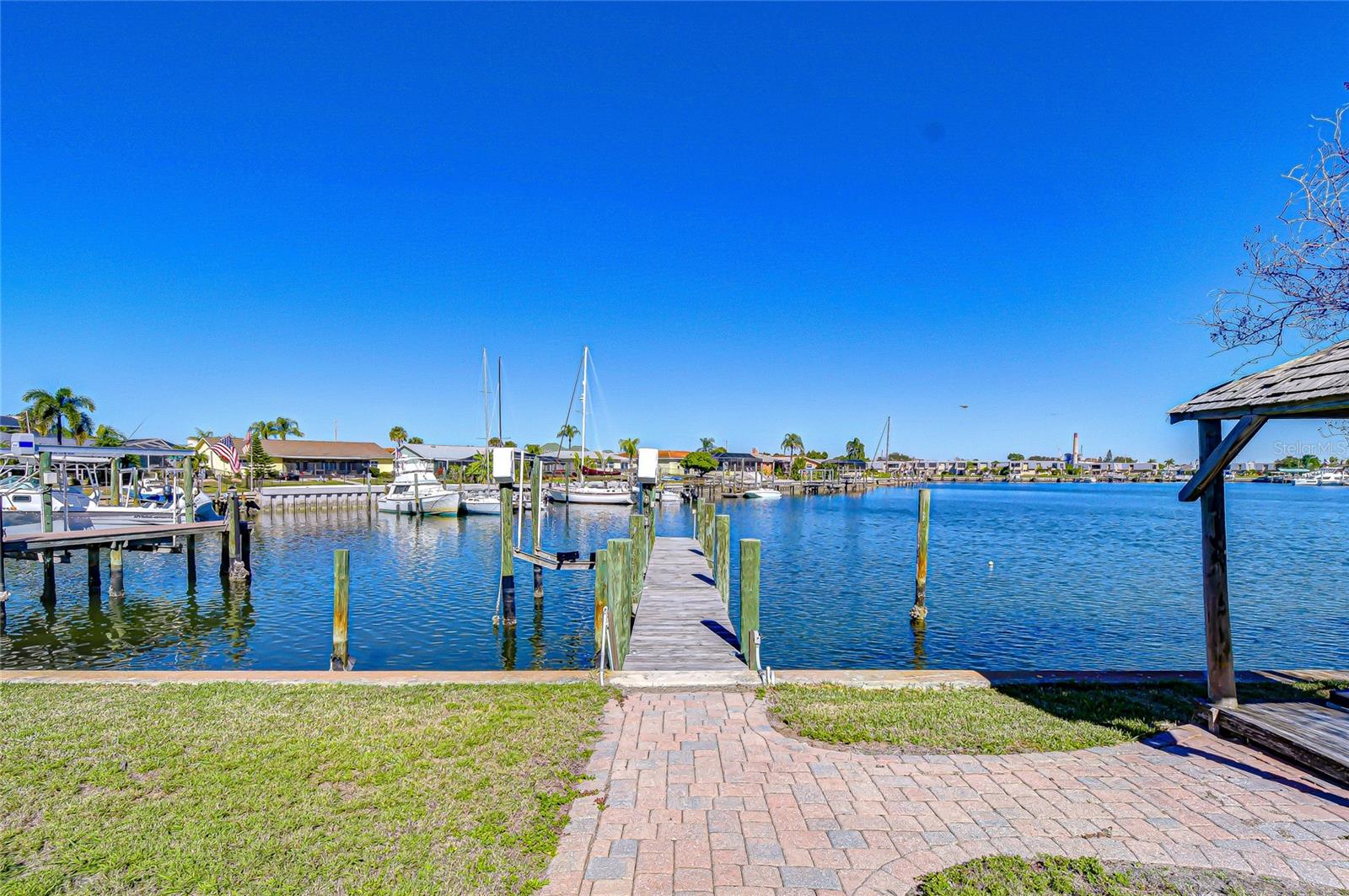 6416 LAKE SUNRISE DRIVE