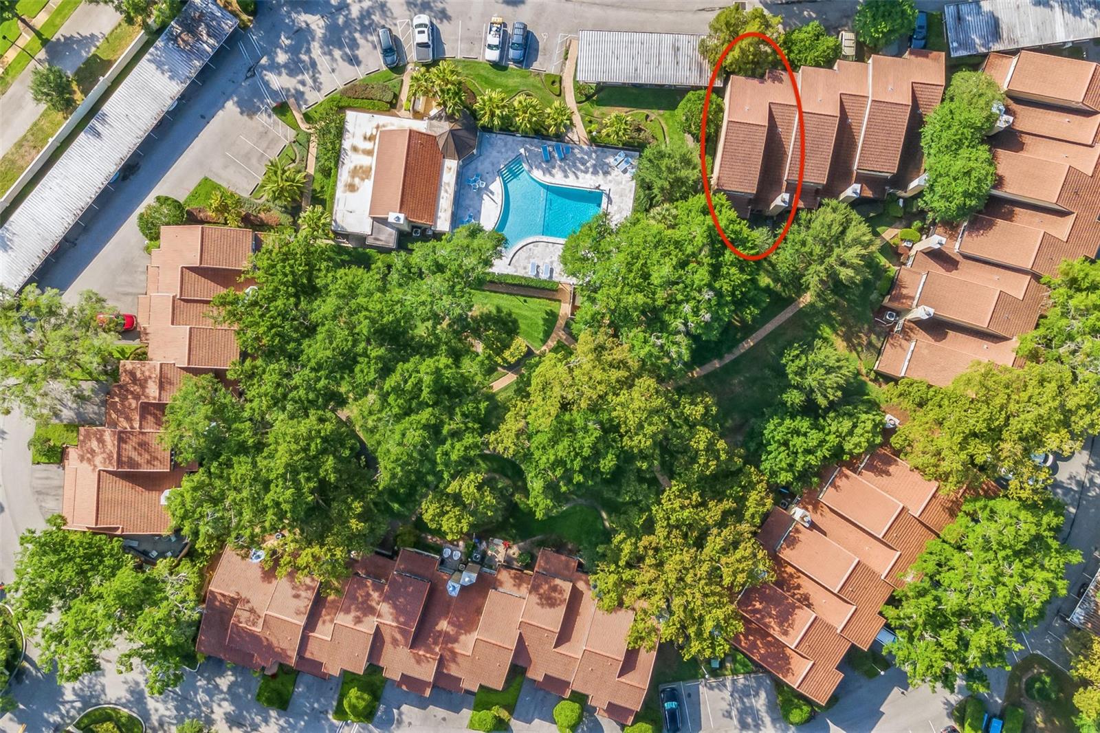 MOORINGS ON LAKE MAITLAND CONDO BLDG 04 - Residential