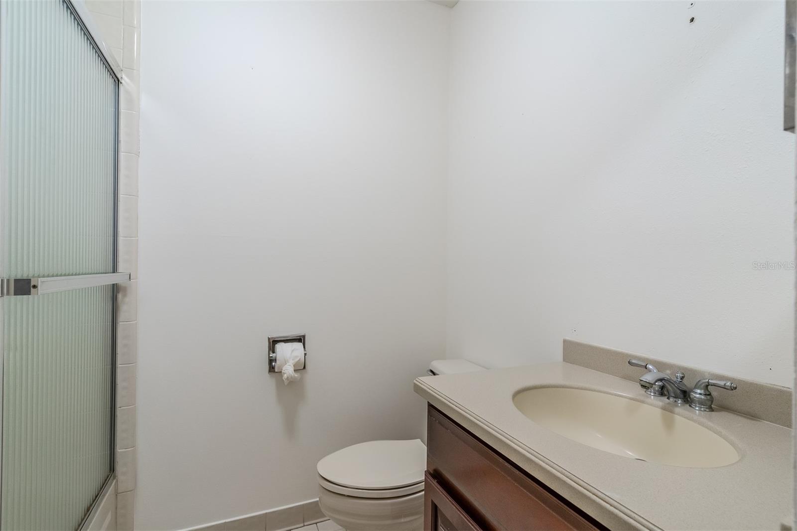 MOORINGS ON LAKE MAITLAND CONDO BLDG 04 - Residential