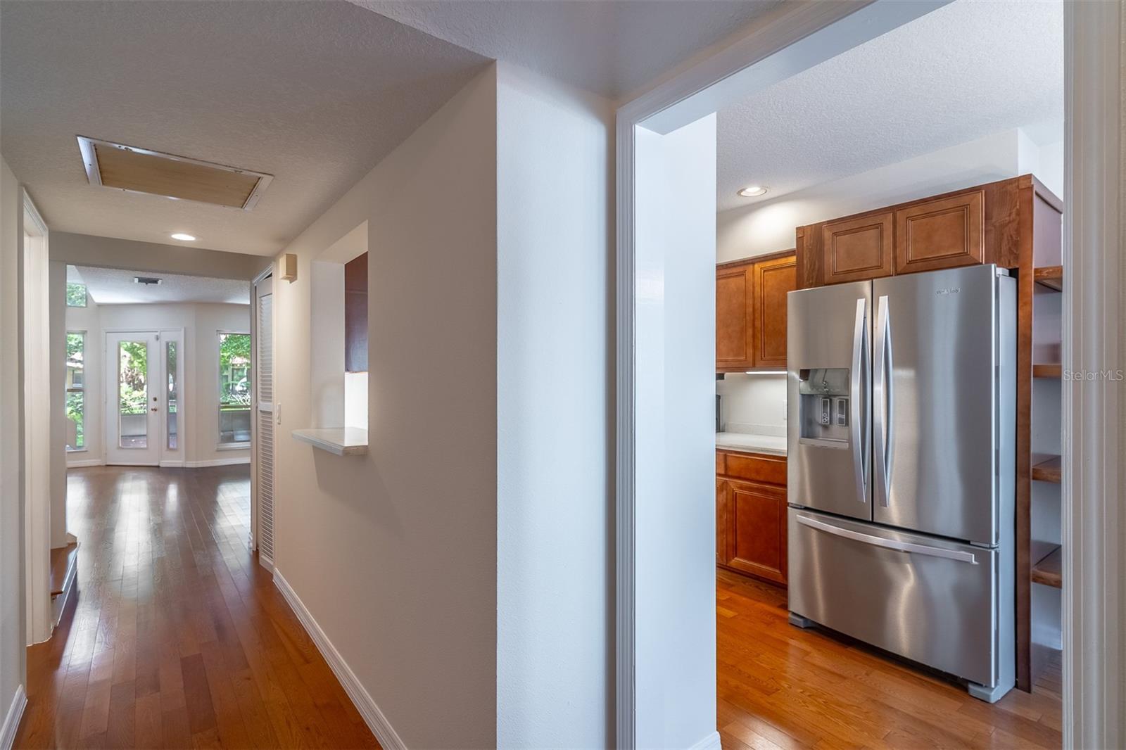 MOORINGS ON LAKE MAITLAND CONDO BLDG 04 - Residential