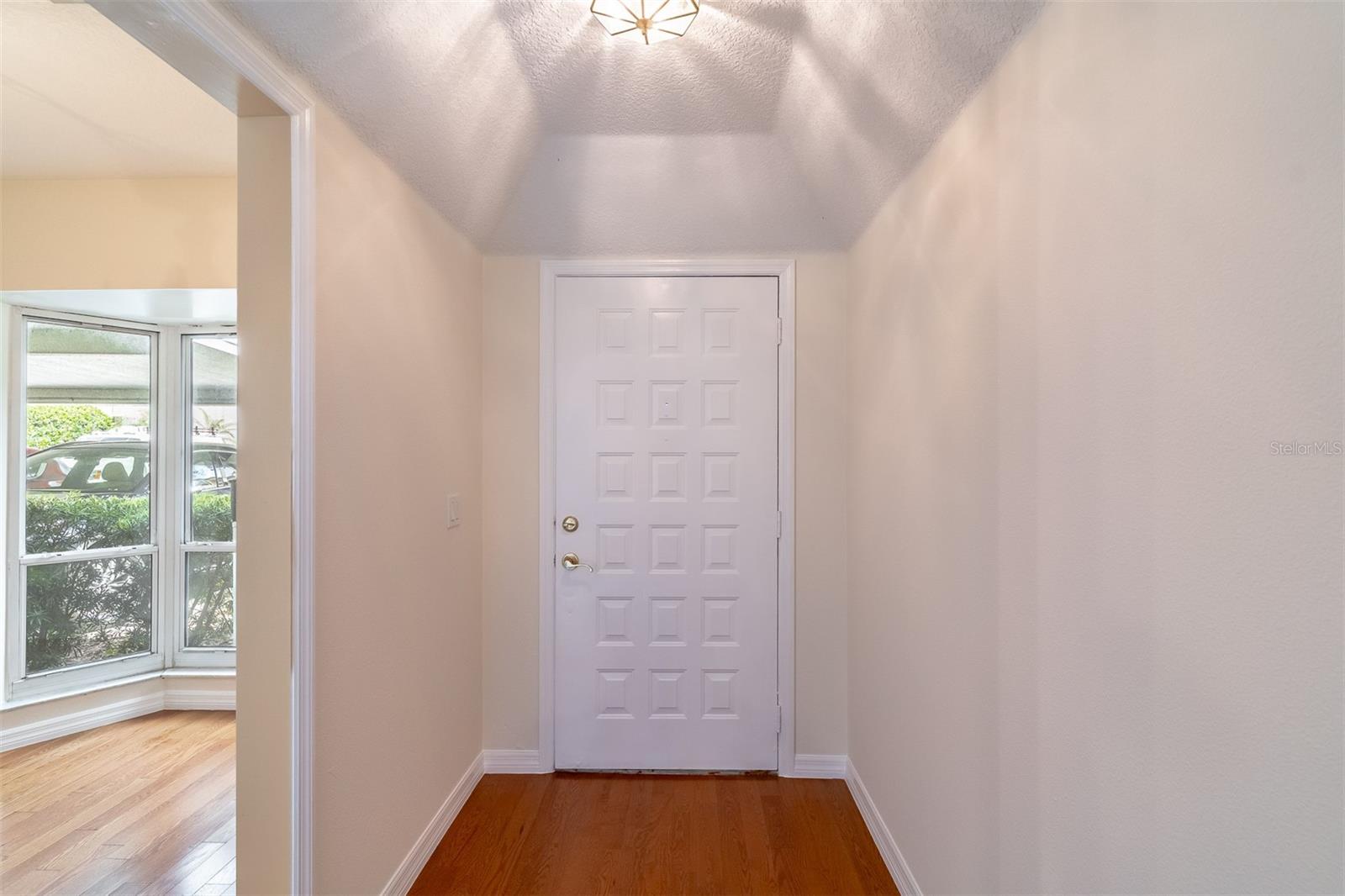 MOORINGS ON LAKE MAITLAND CONDO BLDG 04 - Residential