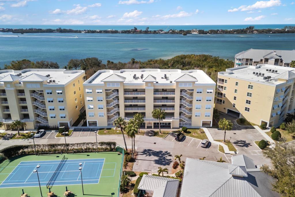 260 HIDDEN BAY DRIVE 304