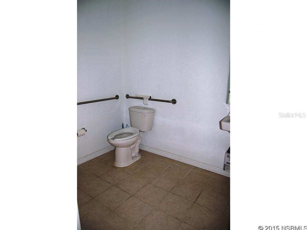 Lowds V New Smyrna - Commercial Lease