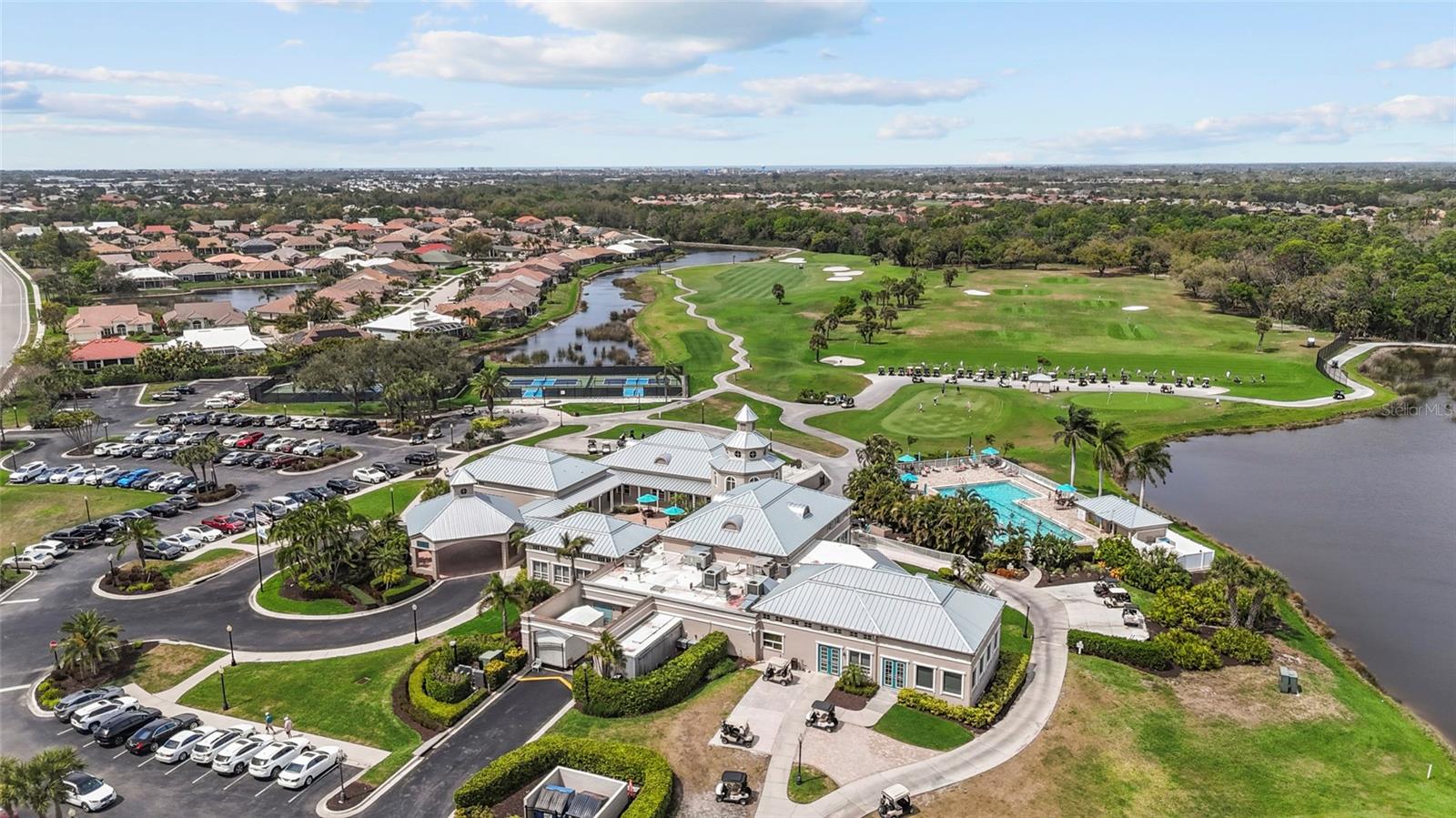 PELICAN POINTE GOLF & COUNTRY - Residential