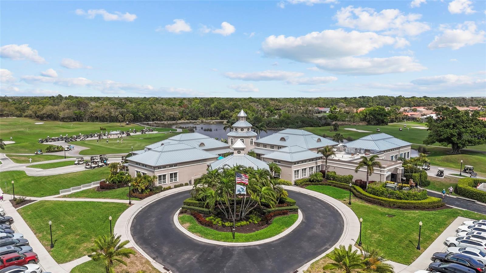 PELICAN POINTE GOLF & COUNTRY - Residential