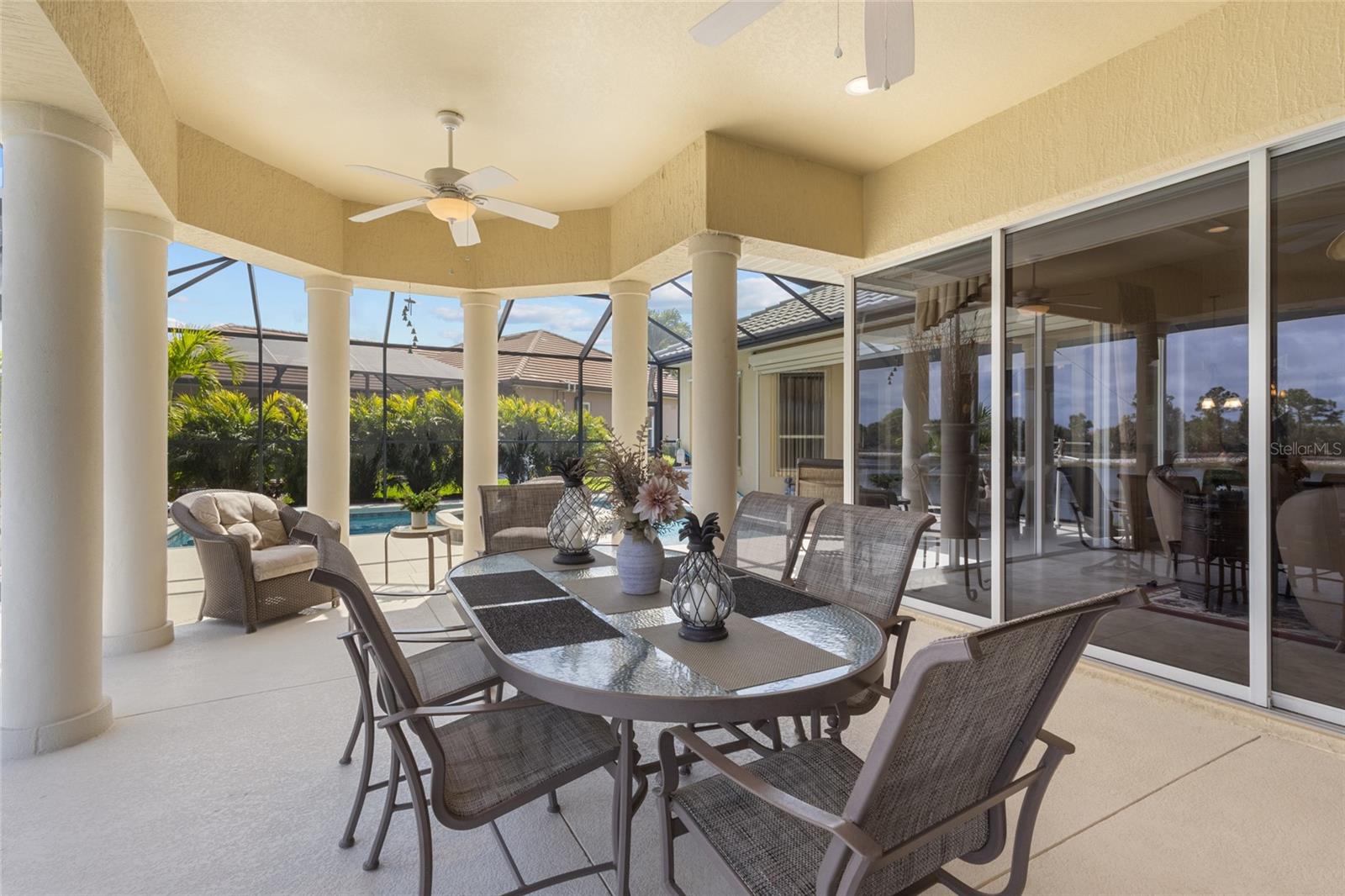 PELICAN POINTE GOLF & COUNTRY - Residential