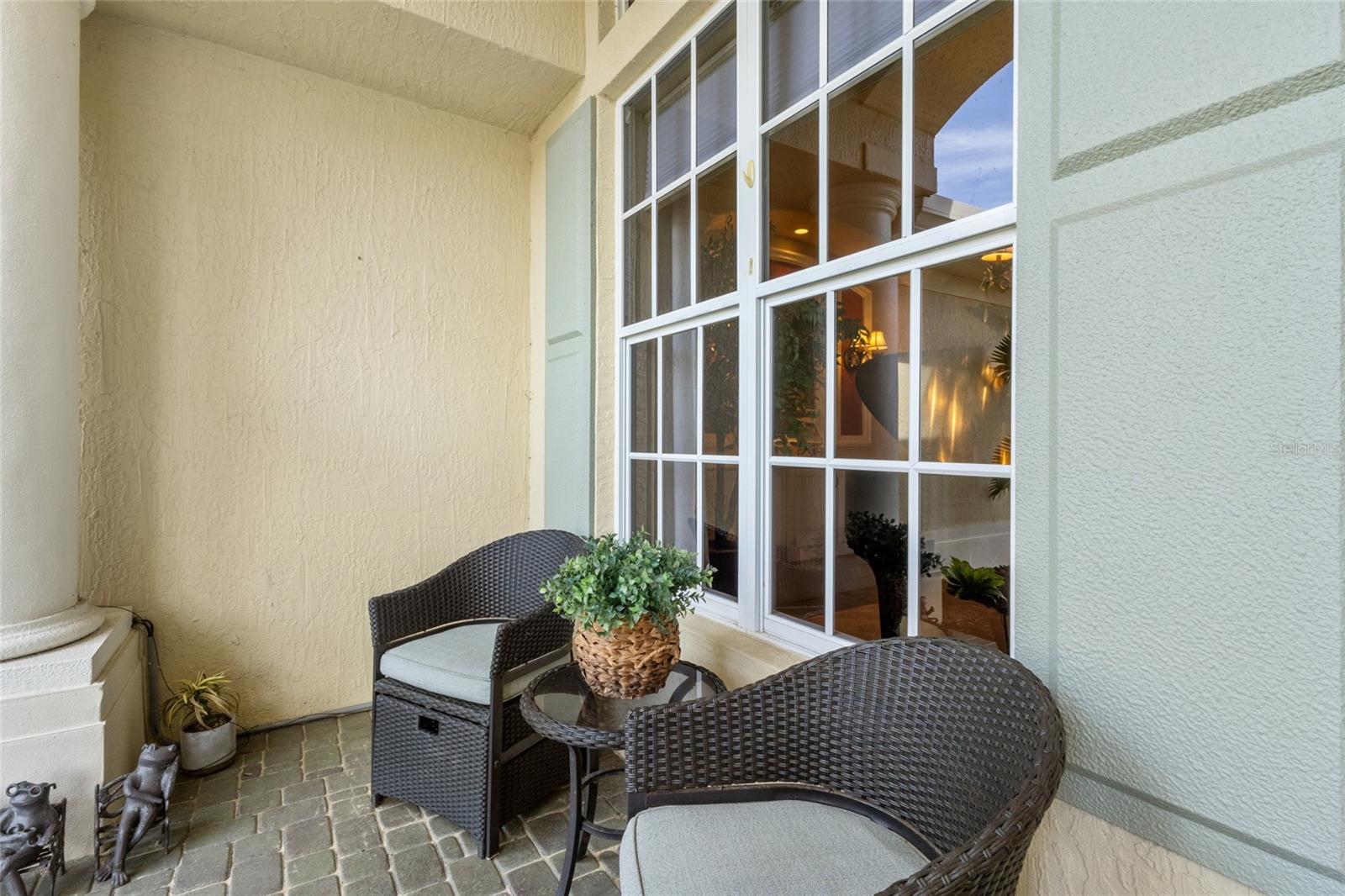 PELICAN POINTE GOLF & COUNTRY - Residential