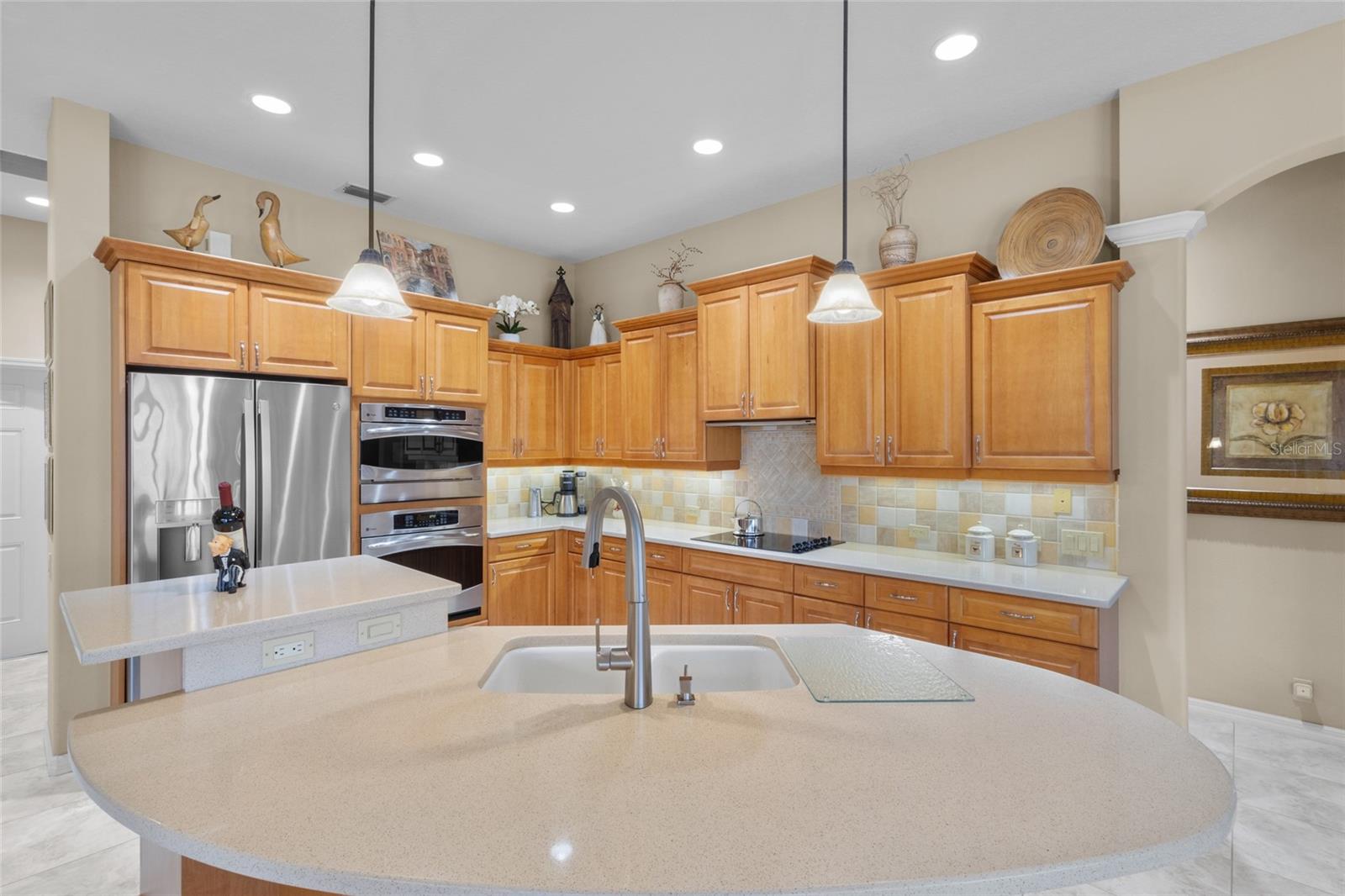 PELICAN POINTE GOLF & COUNTRY - Residential