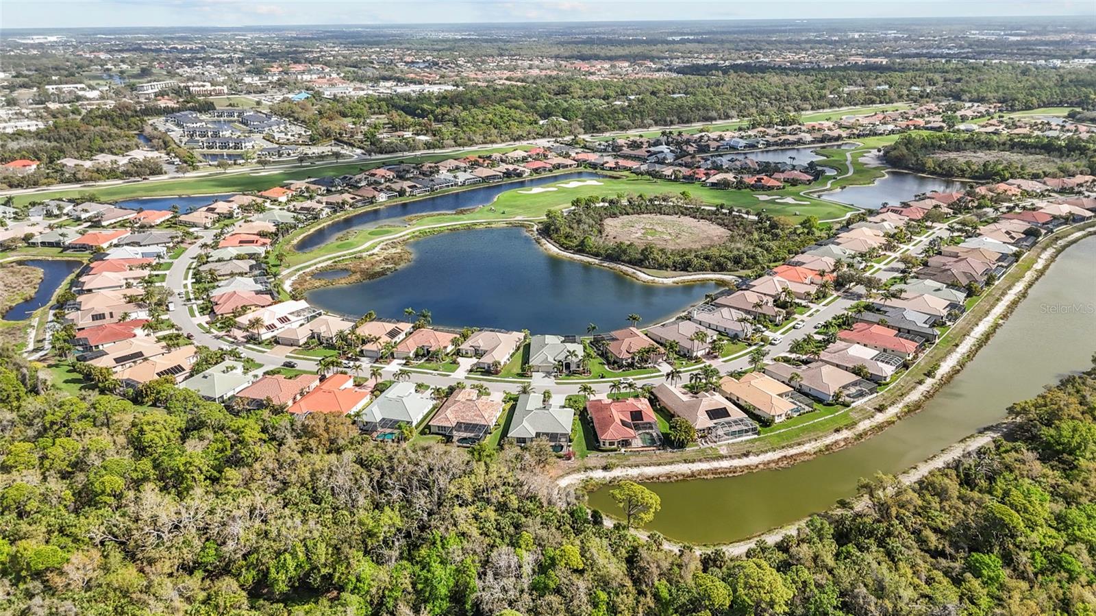 PELICAN POINTE GOLF & COUNTRY - Residential
