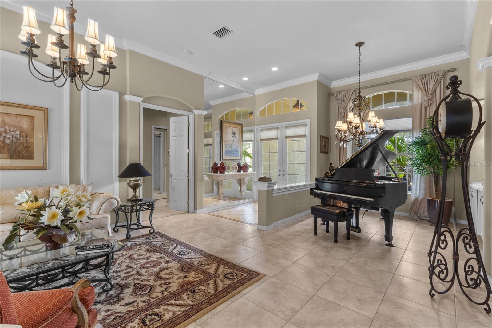 PELICAN POINTE GOLF & COUNTRY - Residential