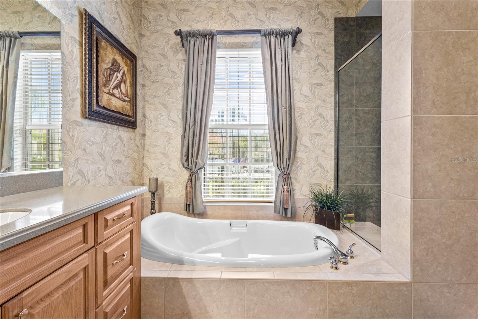 PELICAN POINTE GOLF & COUNTRY - Residential